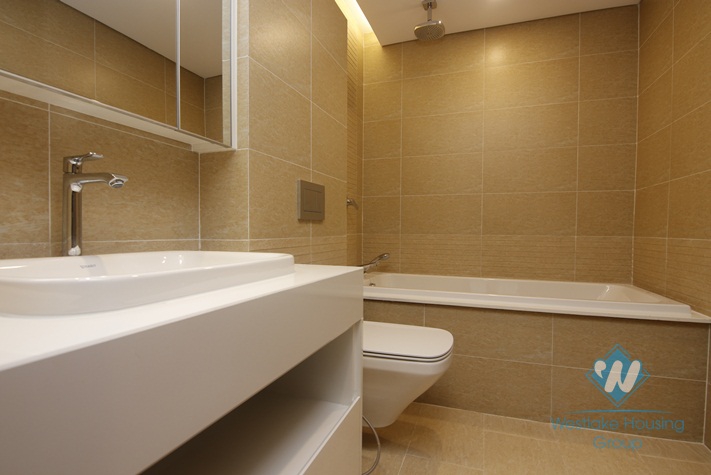 Wonderful four bedrooms apartment for rent in Vinhome Metropolis, Ba Dinh district, Ha Noi 